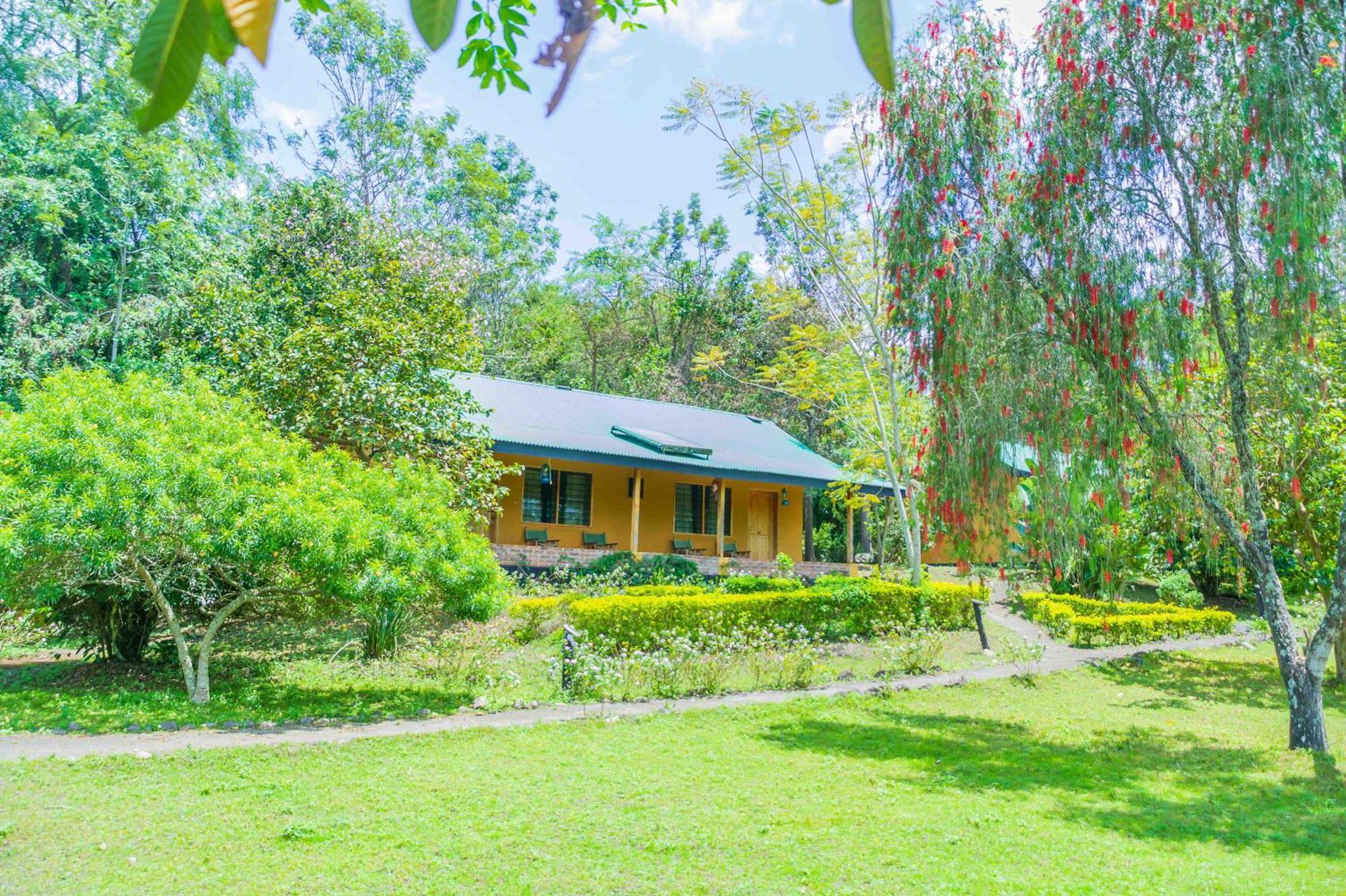 Meru Mbega Lodge Usa River Екстер'єр фото